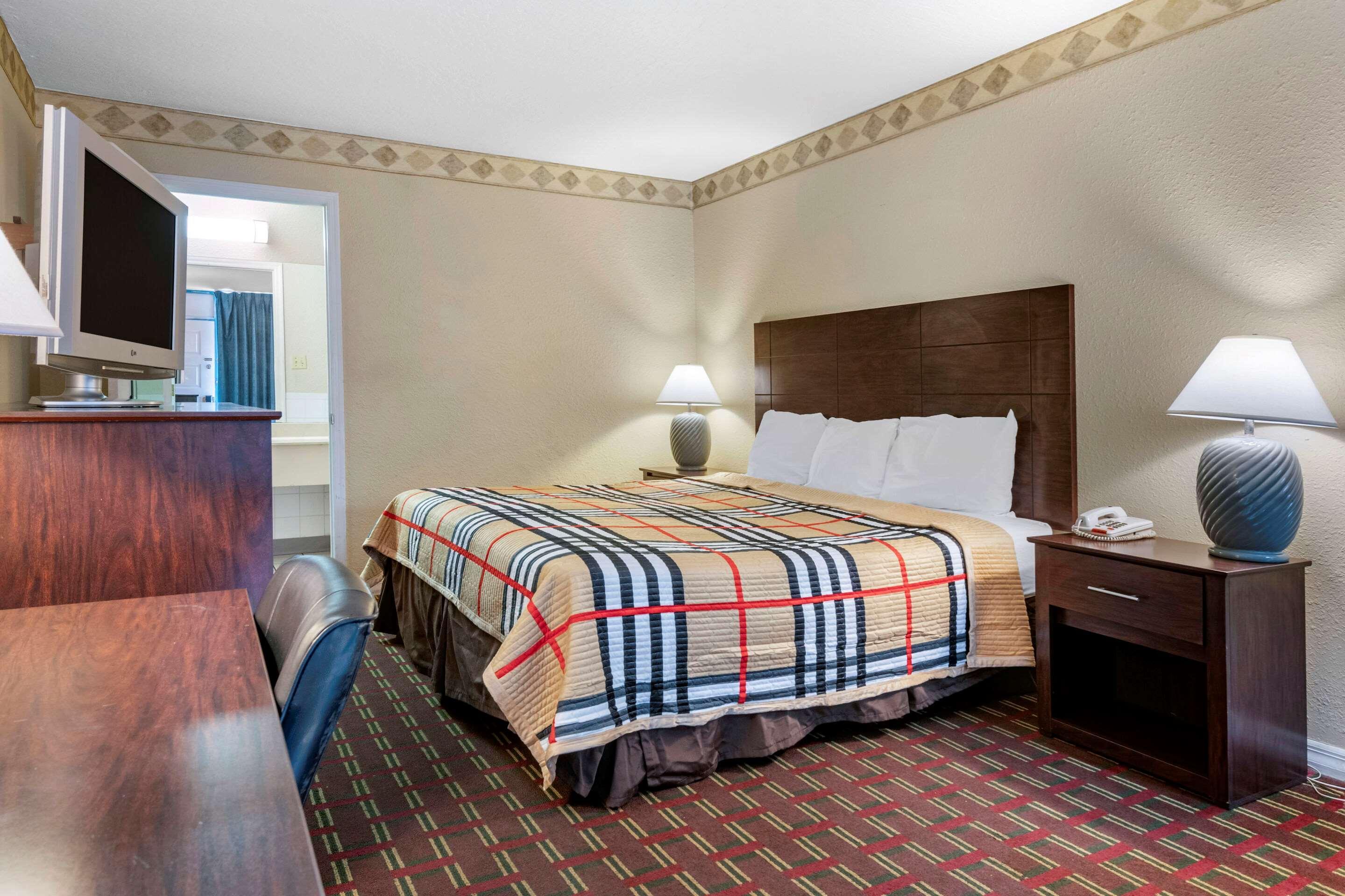 Rodeway Inn New Port Richey Eksteriør billede