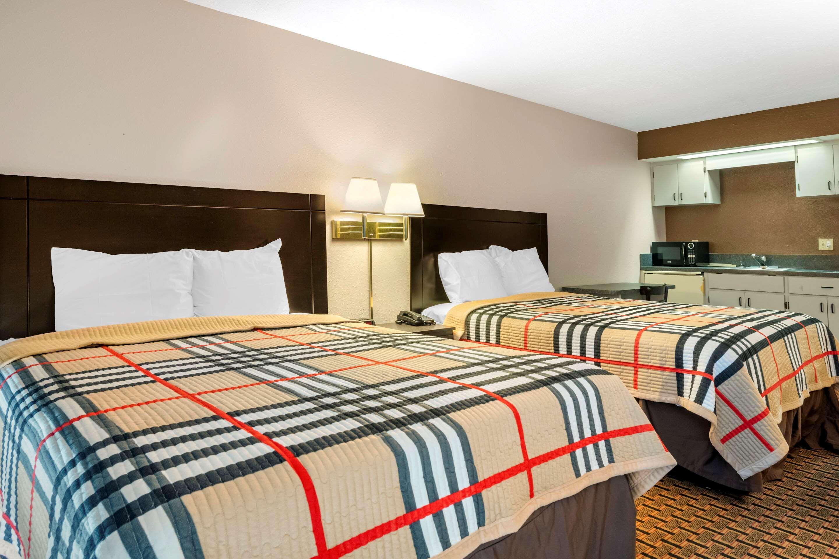 Rodeway Inn New Port Richey Eksteriør billede