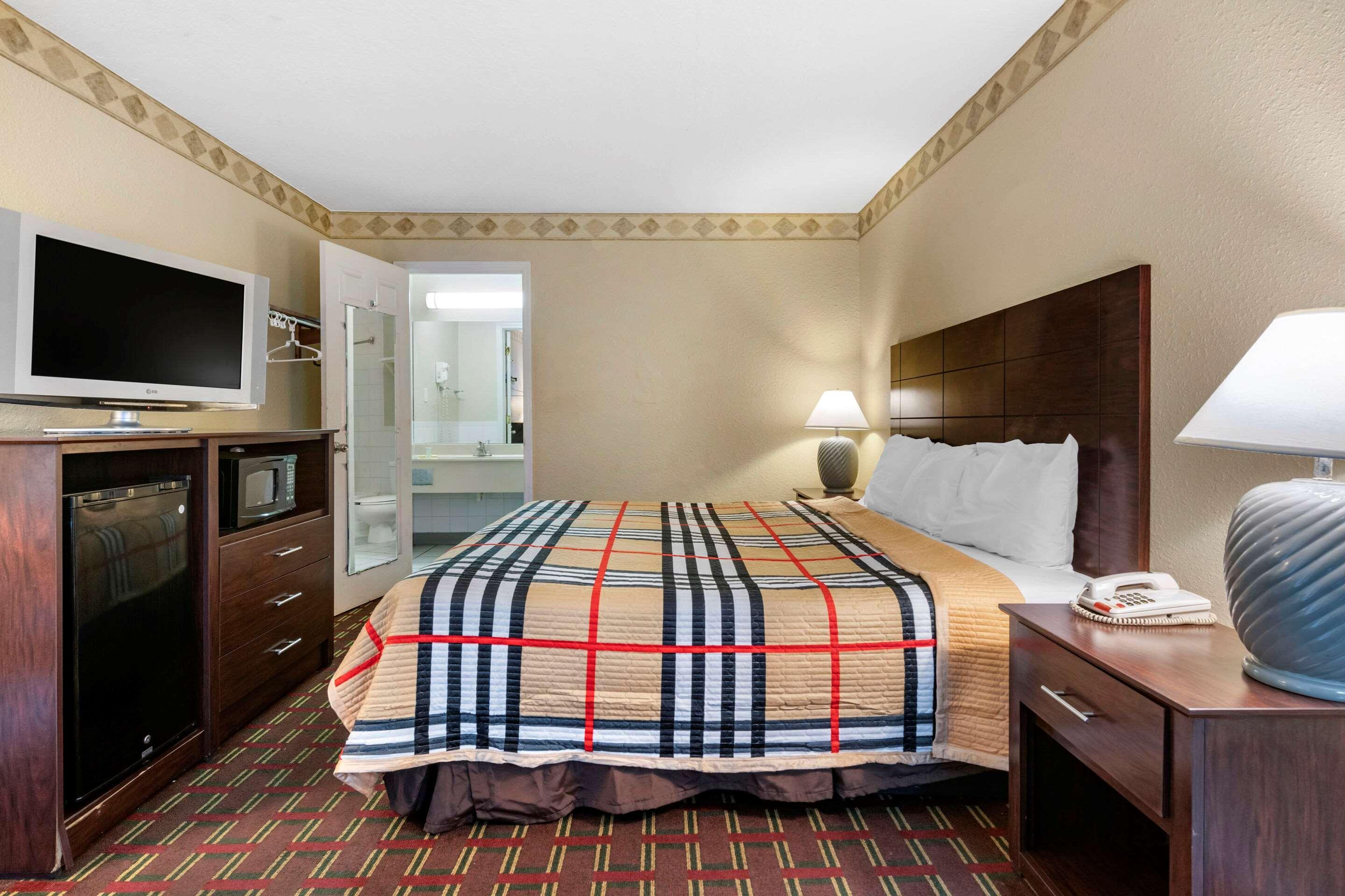 Rodeway Inn New Port Richey Eksteriør billede