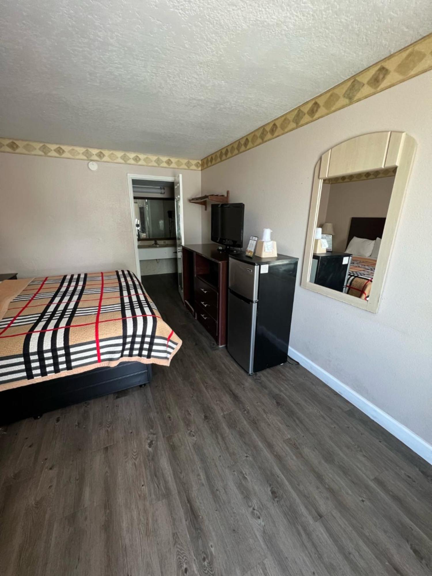 Rodeway Inn New Port Richey Eksteriør billede