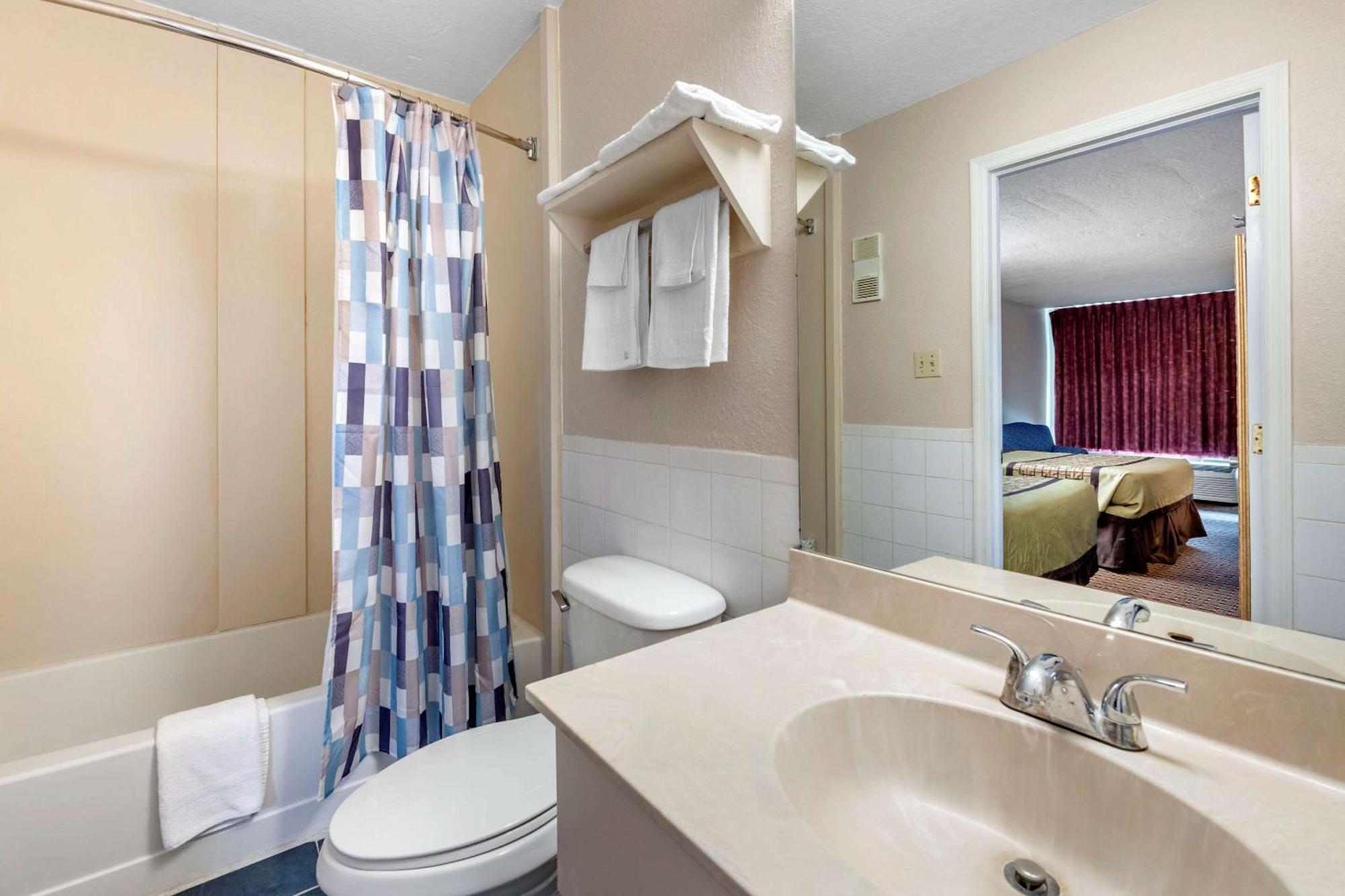 Rodeway Inn New Port Richey Eksteriør billede