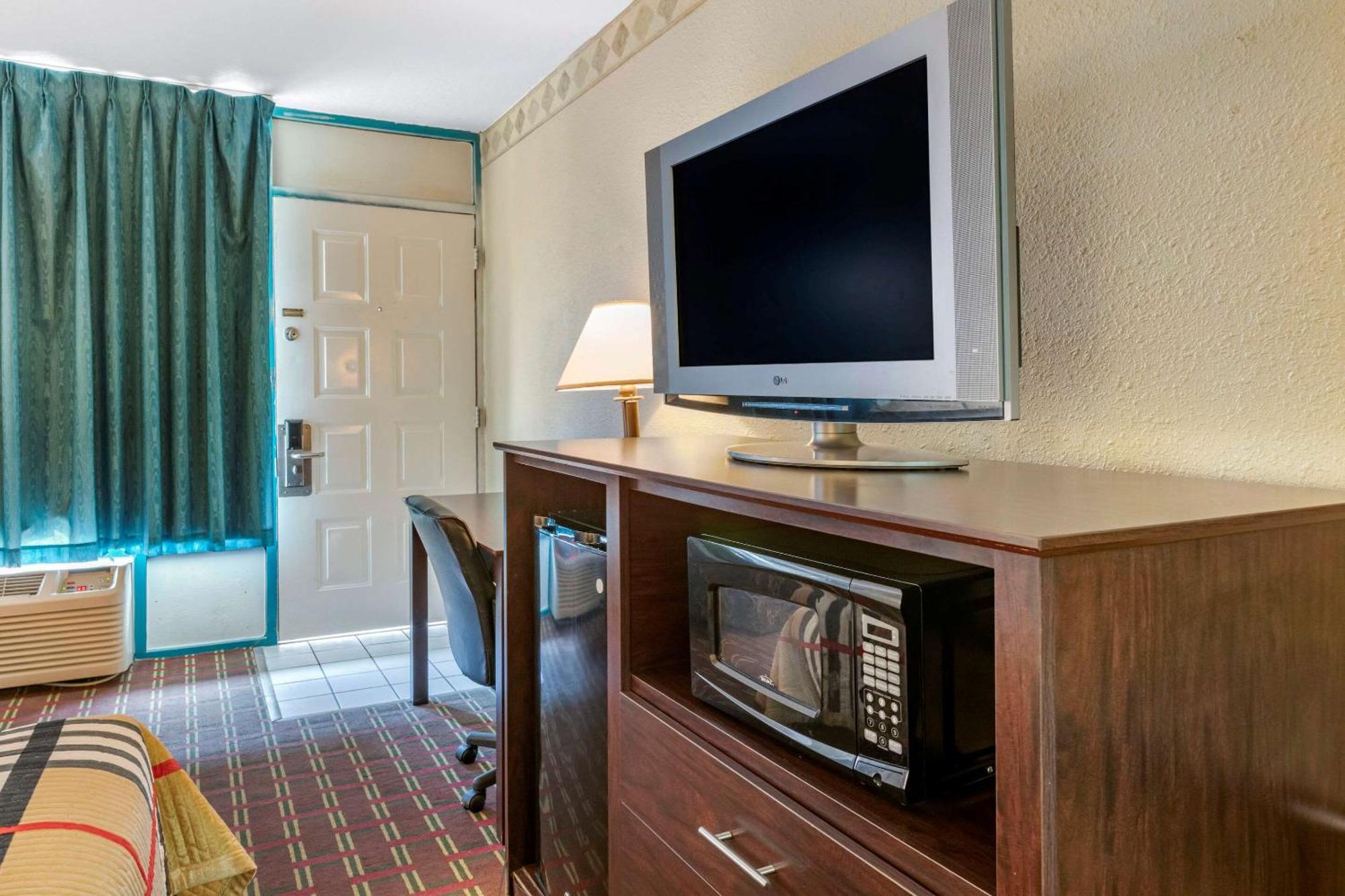 Rodeway Inn New Port Richey Eksteriør billede