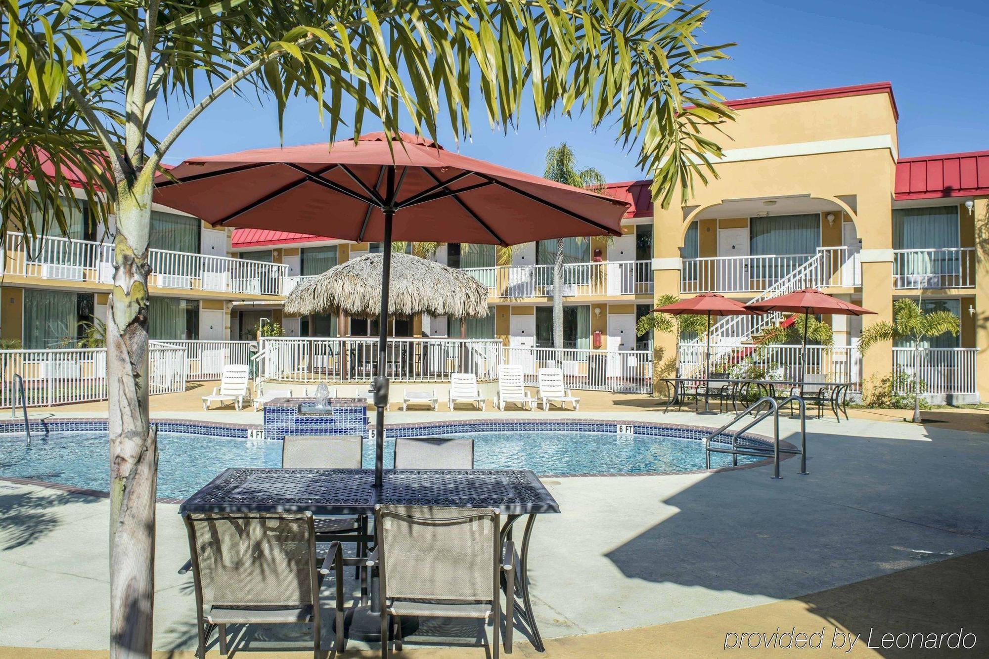 Rodeway Inn New Port Richey Eksteriør billede