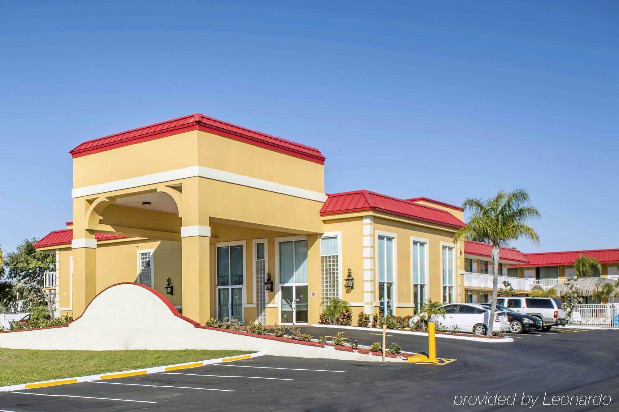 Rodeway Inn New Port Richey Eksteriør billede