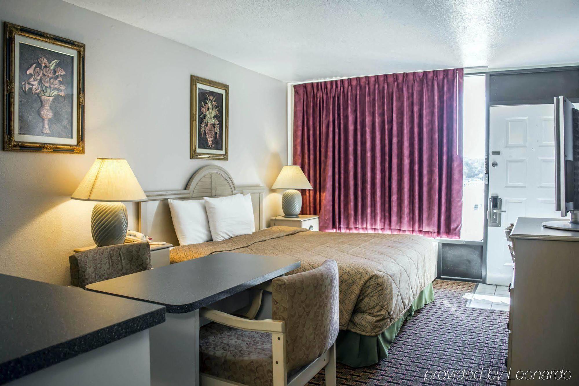 Rodeway Inn New Port Richey Eksteriør billede